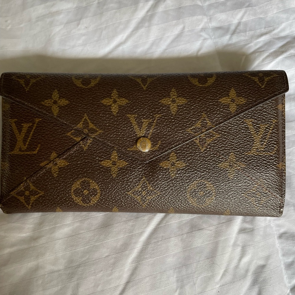 Louis Vuitton authentic envelope wallet